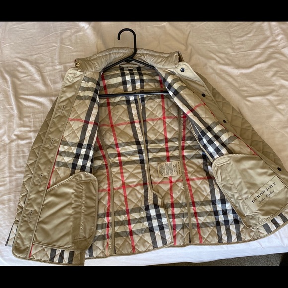 Burberry Ashurst Quilted Jacket - Picture 2 of 9